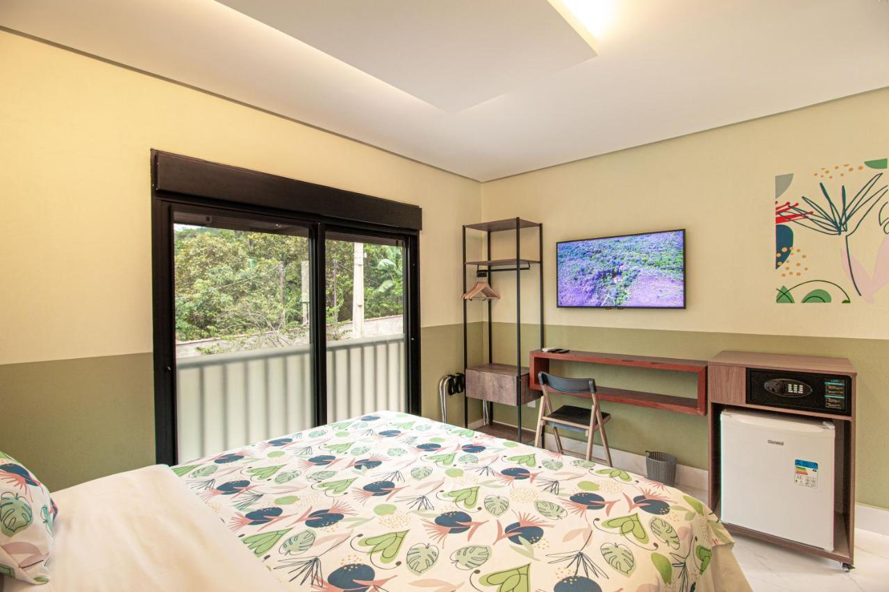 Standard Suite,1087531963:JPEG